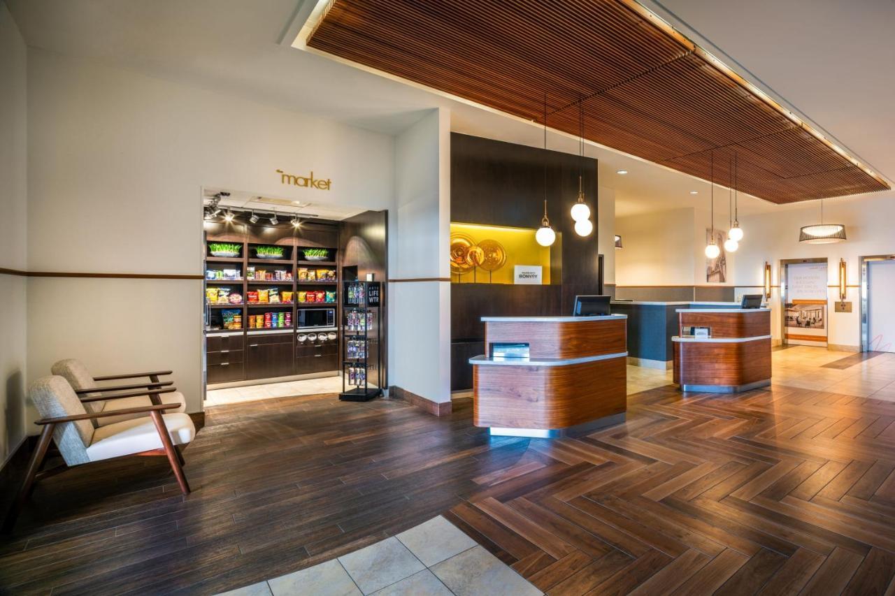 Hotel Courtyard By Marriott Calgary South Exterior foto