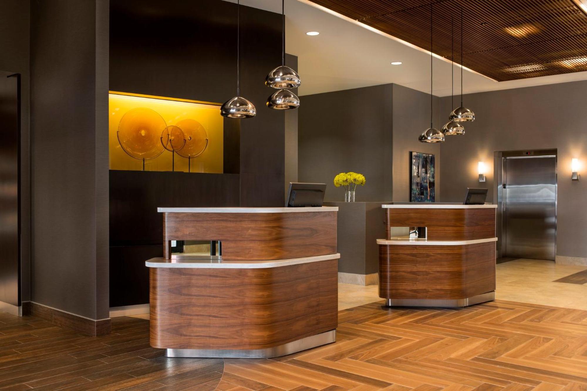 Hotel Courtyard By Marriott Calgary South Exterior foto