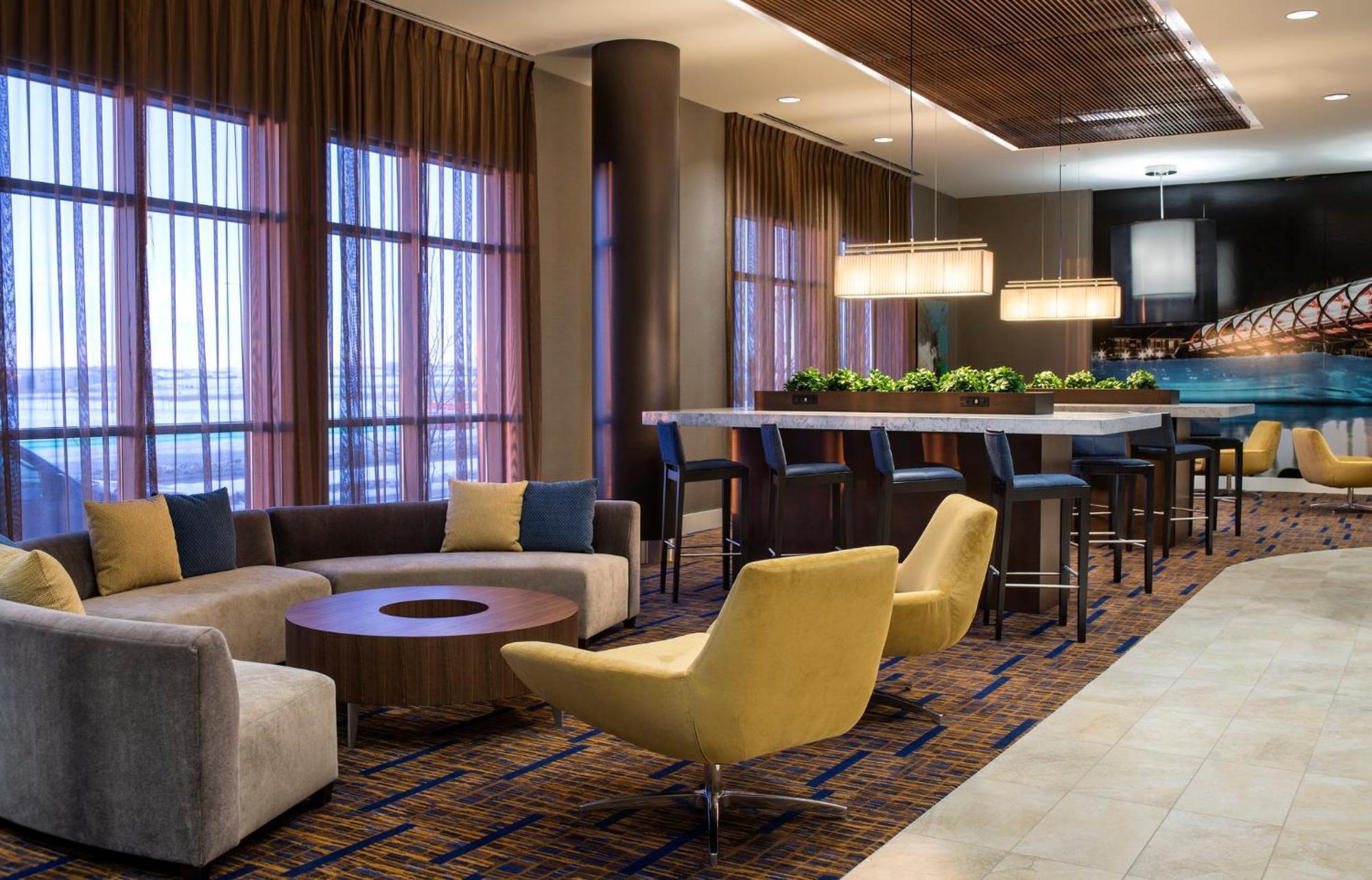 Hotel Courtyard By Marriott Calgary South Exterior foto
