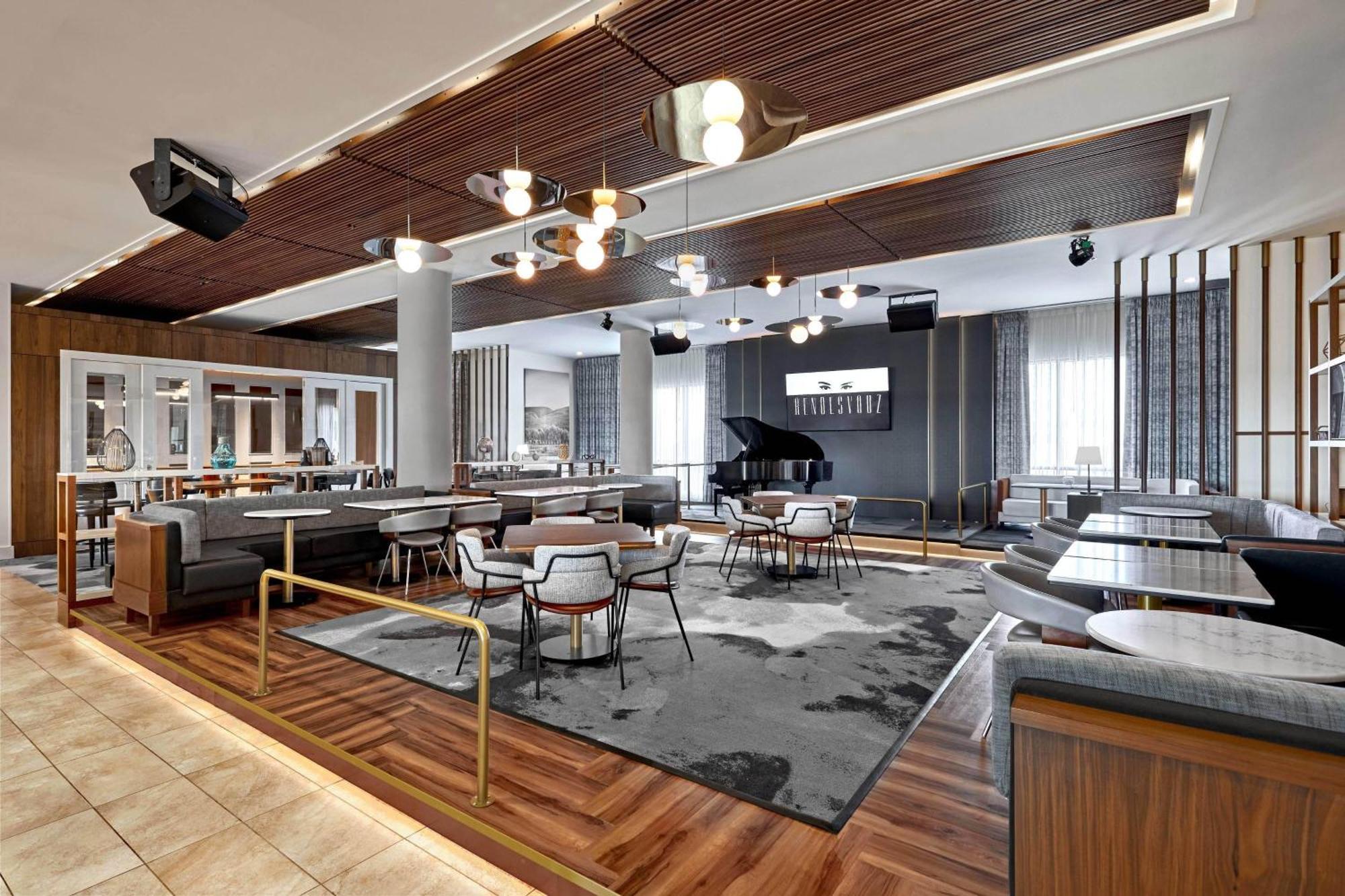 Hotel Courtyard By Marriott Calgary South Exterior foto