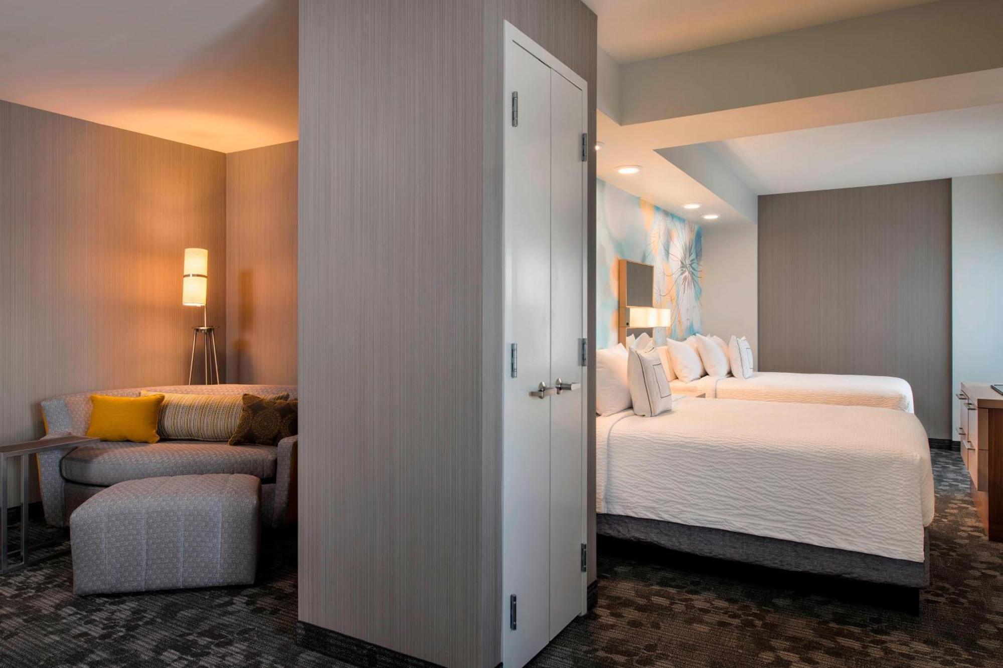 Hotel Courtyard By Marriott Calgary South Exterior foto