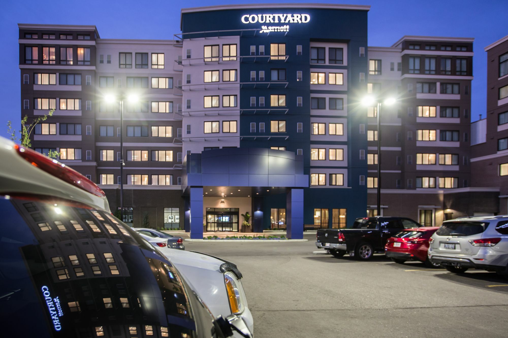 Hotel Courtyard By Marriott Calgary South Exterior foto